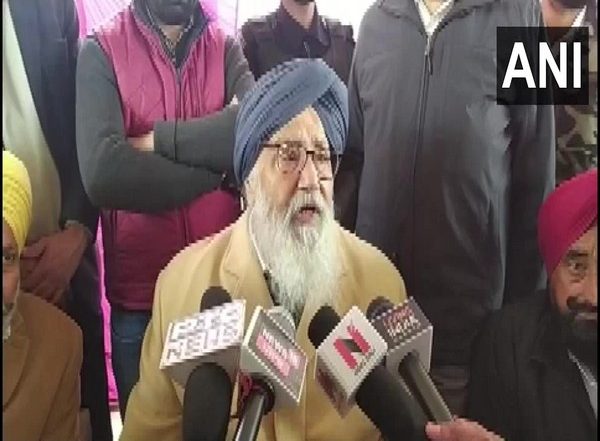 India News | Former Punjab CM Parkash Singh Badal Tests Positive for COVID-19