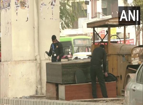 India News | Unclaimed Bags Trigger Bomb Scare at Delhi's Trilokpuri Metro Station