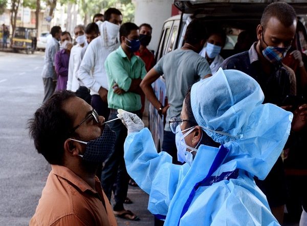 Delhi Reports 20,181 New COVID-19 Cases, 7 Deaths In Past 24 Hours; Positivity Rate Rises To 19.6%