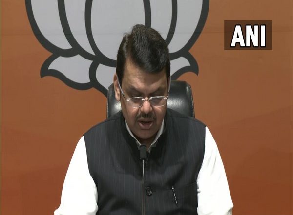 Devendra Fadnavis Welcomes SC's Decision on Suspension of 12 BJP MLAs, Says it is Yet Another Tight Slap on MVA Govt's Face MLAs