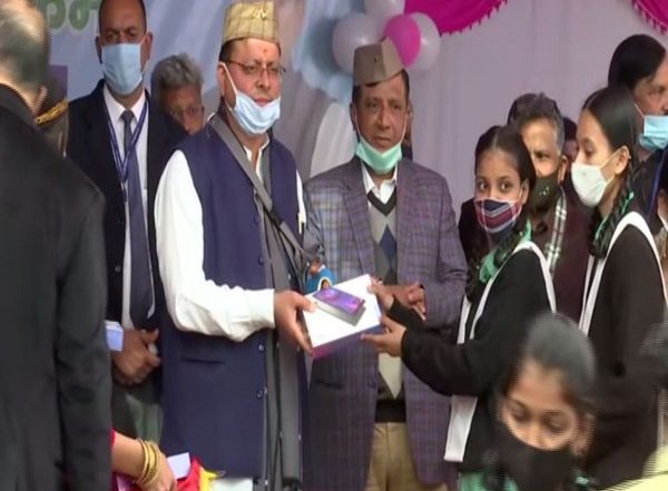 India News | CM Pushkar Singh Dhami Launches Free Mobile Tablet Scheme in Uttarakhand.