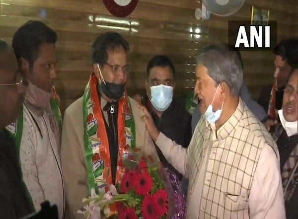 India News | Uttarakhand Assembly Polls: BJP MLA from Tehri, Dhan Singh Negi, Joins Congress