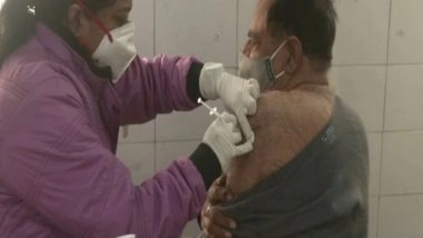 India News |    Administration of 'precaution Dose' of COVID-19 Vaccine to Healthcare, Frontline Workers and Those Above 60 Years Begins in Delhi on Monday