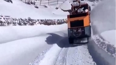 India News | BRO Clears Snow on Roads Along China Border in Sikkim, Uttarakhand, Himachal