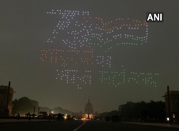 India News | On Republic Day Eve, Made in India Drones Create Different Formations at Rashtrapati Bhavan