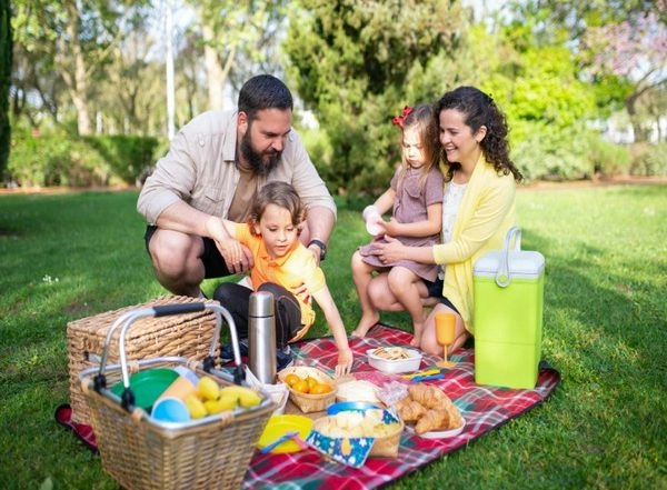 Lifestyle News | Children's Ability to Manage Emotions is Linked to That of Their Parents