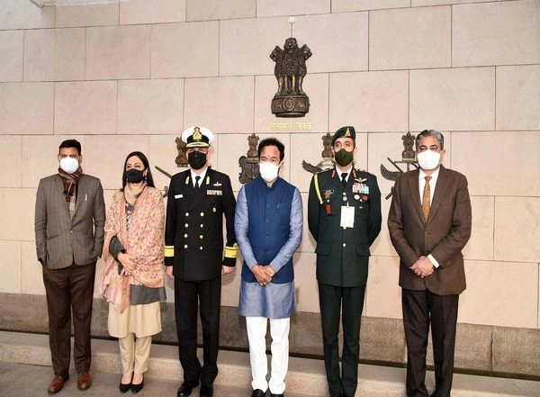 India News | G. Kishan Reddy Attends Retreat Ceremony at National War Memorial, Pays Tribute to Martyrs