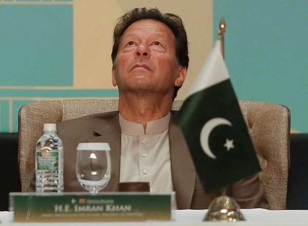 World News | Imran Khan Admits Pak Faces Massive Inflation, Attempts to Link It as Global Phenomenon