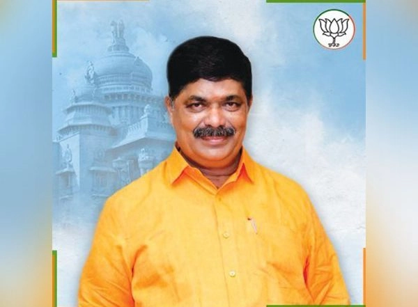 India News | Will Send Team to Study Maharashtra's Proposal to Sell Wine in Supermarkets, Says Karnataka Excise Minister