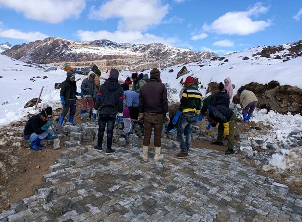 India News | Uttarakhand Elections: Laborers Engaged in Road Construction Along India-China Border to Be Airlifted to Polling Stations for Voting