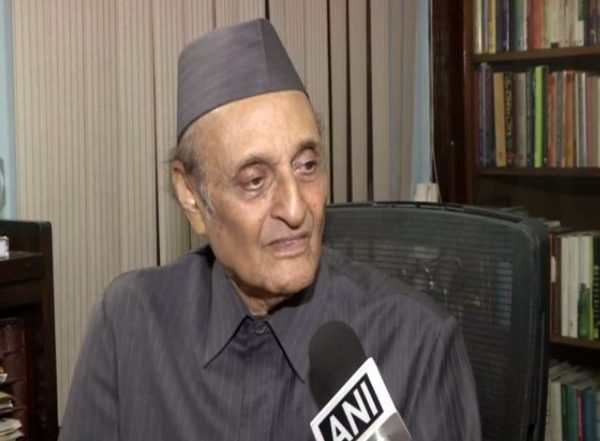 India News | Karan Singh Lauds Ghulam Nabi Azad Getting Padma Award, Deprecates Intra-party Controversy, 'snide Remarks'