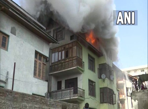 India News | J-K: Fire Breaks out at Commercial Building in Srinagar's Rajbagh, No Casualty Reported
