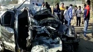 India News | Five Killed as Car Collides with Truck on Mumbai-Pune Expressway