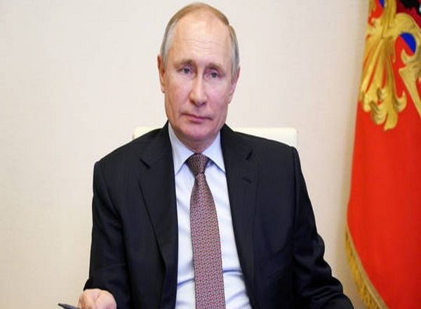 COVID-19 Vaccine Sputnik V Seems to Be More Effective Against Omicron if Compared to Other Jabs, Says Vladimir Putin