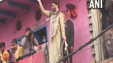 India News | Priyanka Gandhi Vadra Holds Door-to-door Campaign in Noida, Says Congress Will 'definitely' Defeat BJP Candidate Pankaj Singh
