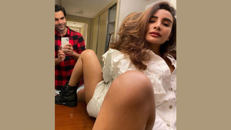 Rajkummar Rao Shares a Hot Mirror Selfie With Wifey Patralekhaa and It’s a Must See! (View Pic)