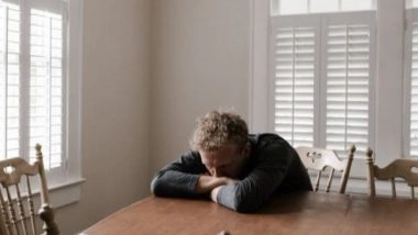 Health News | Researchers Indicate Heightened Risk of Inflammation in Men Living Alone from Several Years, Breakups