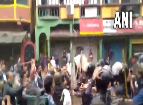 India News | Scuffle Breaks out Between BJP, TMC Workers in West Bengal's Bhatpara