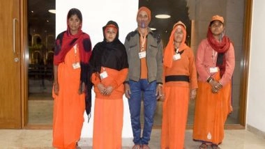 India News | PM Modi Sends 100 Pairs of Jute Footwear for Kashi Vishwanath Dham Workers