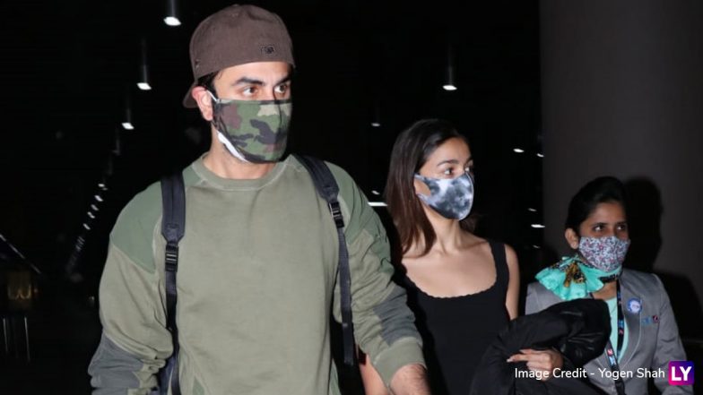 Ranbir Kapoor – Alia Bhatt Spotted At The Airport! Lovebirds Are Back To The Bay After Their New Year Vacay (View Pics)