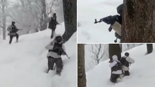 Jammu and Kashmir: Indian Army Patrols in Heavy Snow at Higher Reaches in Poonch (Watch Video)