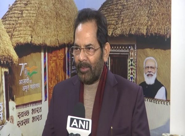 India News | Don't Understand Akhilesh Yadav's Politics over Technical Things; It's an Outcry of His Fear of Defeat in UP Assembly Polls: Mukhtar Abbas Naqvi