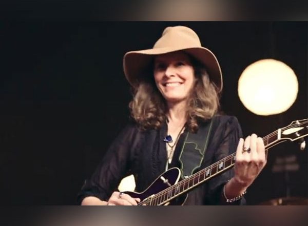 Entertainment News | Edie Brickell Pens Musical About 2018's Hawaii False Missile Alert '38 Minutes'