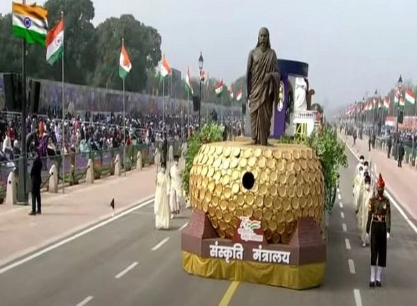 India News | R-Day Parade: Ministry of Culture Presents Tableau on Sri Aurobindo's Life, Works as Nation Celebrates His 150th Birth Anniversary