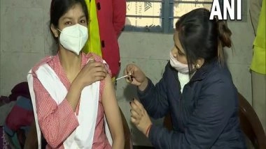 India News | Centre Busts Claims of Children Dying After COVID-19 Inoculation, Says Vaccines Recommended by Experts