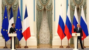 World News | Macron Convinces Putin to Not 'escalate' Ukraine Crisis