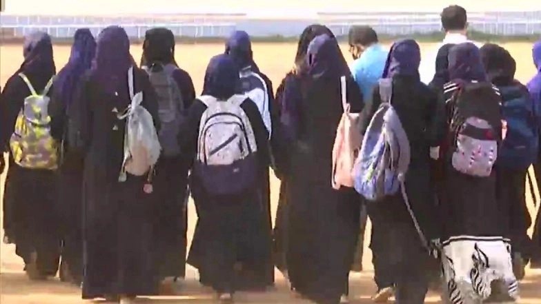 Hijab Row: Women Without Hijab Risk Rape in India Comment Intended for Muslim Men, Says RSS Leader Kalladka Prabhakar Bhat