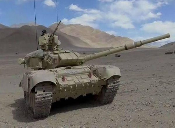 India News | Defence Ministry Inks 1,075 Cr Deal with BEL for T-90's Tank Commander Sights