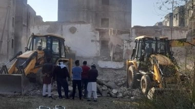 India News | Delhi: Residents of Bawana Fear for Lives, Say over Dozens More Buildings on Verge of Collapse