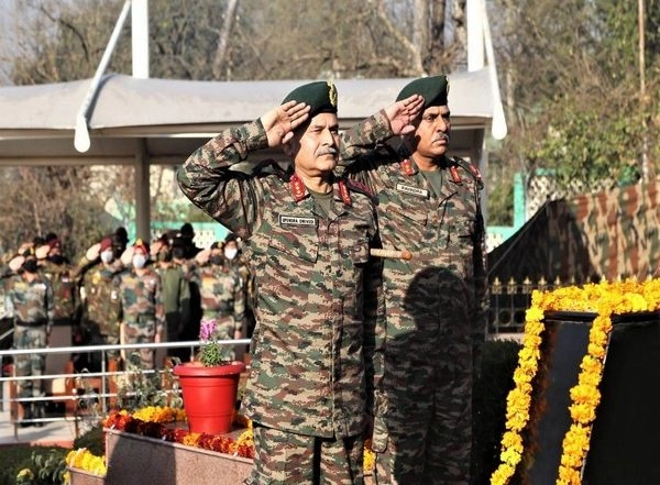 India News | Lt Gen Upendra Dwivedi Assumes Charge of Army's Northern Command