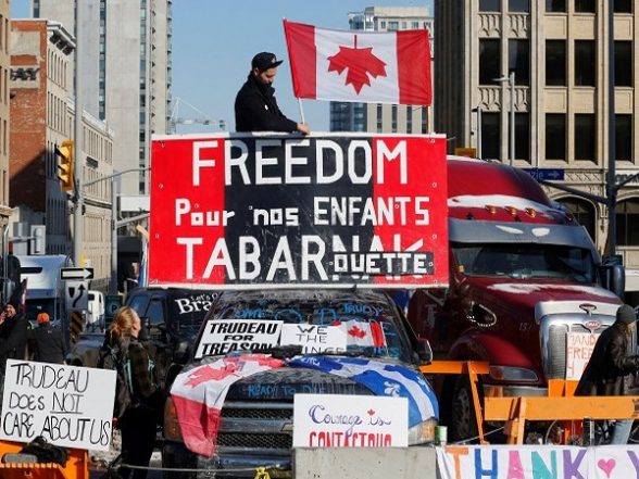 World News | Windsor Police Arrest Protesters Who Remained at US-Canada Bridge - Vimarsana News