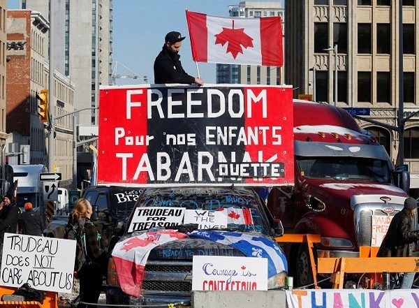 World News | Windsor Police Arrest Protesters Who Remained at US-Canada Bridge