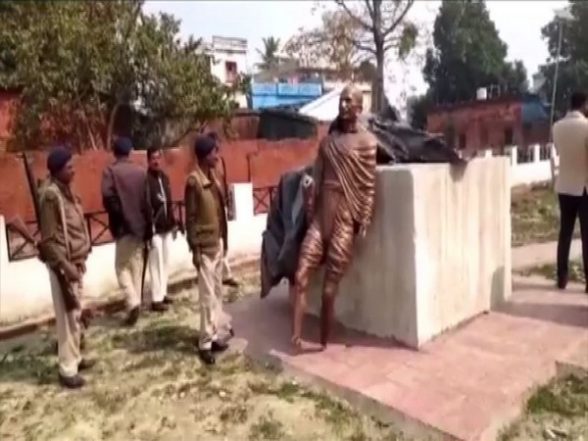 India News | Mahatama Gandhi's Statue Vandalised by Miscreants in Motihari - Vimarsana News