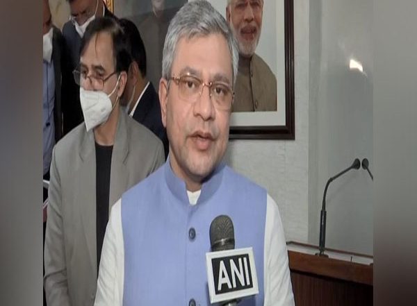 India News | Union Budget Announcements About Vande Bharat Trains, 'Kavach' Will Help Improve Passenger Experience: Railway Minister Ashwini Vaishnaw