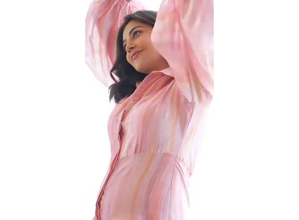 Kajal Aggarwal Maternity Shoot Video: Mom-To-Be Flaunts Baby Bump in a Pink Dress, Pens 'Rule Your Queendom'
