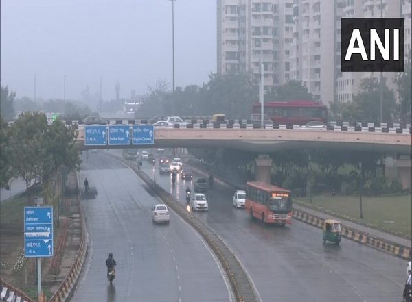Delhi Air Pollution: Air Quality Continues To Remain in ‘Poor’ Category in National Capital, AQI Stands at 235
