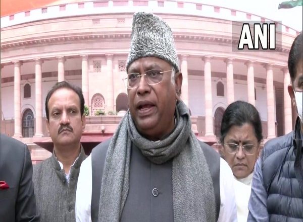 India News | PM Has Forgotten to Maintain Dignity While Speaking in Parliament: Congress