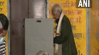 Uttar Pradesh Assembly Elections 2022: Salman Khurshid Casts Vote in Farrukhabad Sadar Constituency