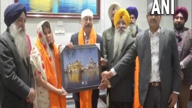 World News | Foreign Secretary Harsh Shringla Offers Prayers at Golden Temple