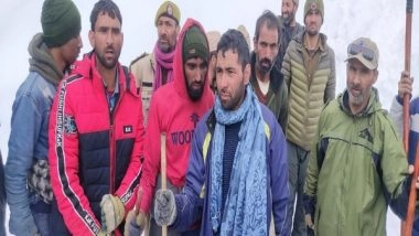 India News | J-K: Six People Trapped Due to Heavy Snowfall Rescued