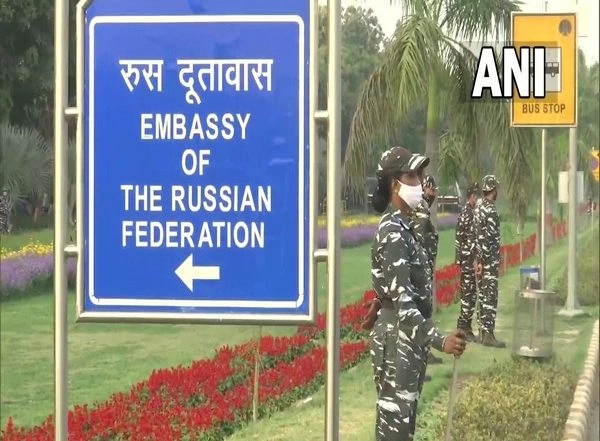 Russia-Ukraine Conflict: Worried Parents Hold Demonstration Outside Russian Embassy in Delhi, Seek Safe Evacuation of Their Children From Ukraine