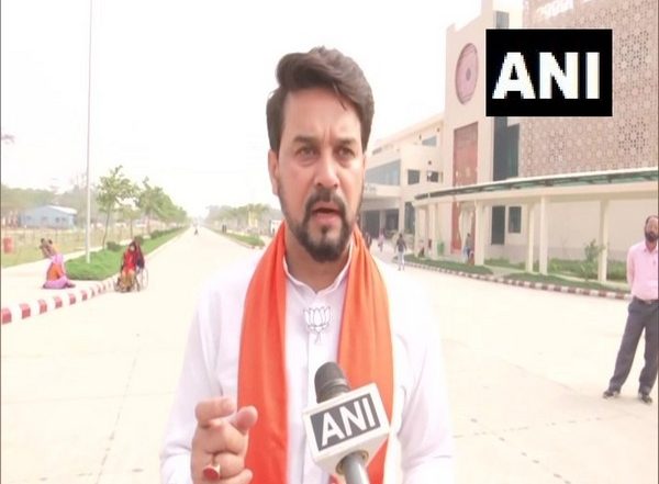 Uttar Pradesh Assembly Elections 2022: Anurag Thakur Slams Akhilesh Yadav, Asks ‘Samajwadi Party Stole Taps, How Will They Provide Food?’