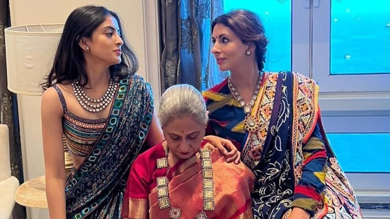 Navya Naveli Nanda, Shweta and Jaya Bachchan Take the Internet by Storm With Their Saree-Clad Picture!