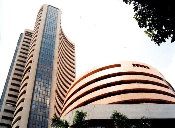 Sensex Rebounds 900 Points; FMCG, IT, Energy Stocks Climb