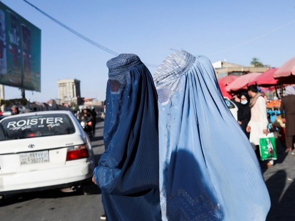 Afghanistan: Taliban Orders Women To Wear Head-to-Toe Clothing In ...