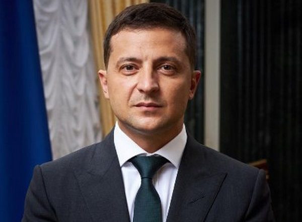 President Volodymyr Zelensky Vows to Defend Ukraine As Russia Closes in on Kyiv (Watch Video)